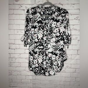 EXPRESS Black & Blush Abstract Print Blouse | Roll-Tab Sleeves | Size M | NWT‎